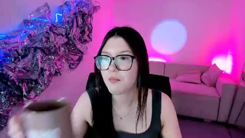 Snapshot of jennygibson chatting on July 21, 7:32 am JENNY online show from July 21, 7:32 am