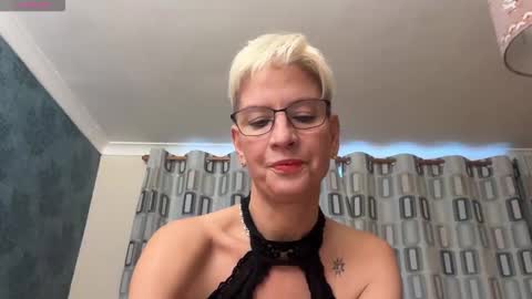 JennyHazel online show from November 4, 3:33 pm