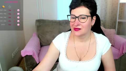 Snapshot of jennymons chatting on May 17, 8:34 am Jenny online show from May 17, 8:34 am