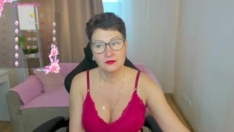 Snapshot of jennymons chatting on June 14, 7:54 am Jenny online show from June 14, 7:54 am
