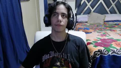 Snapshot of jeod315 chatting on October 2, 8:43 am jeod315 online show from October 2, 8:43 am