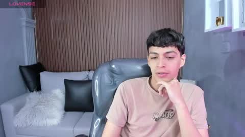 Snapshot of jeremias_1 chatting on May 13, 1:19 pm JEREMIAS online show from May 13, 1:19 pm