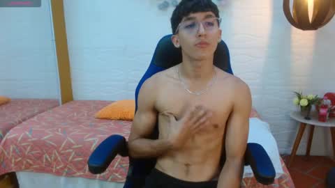 Snapshot of jeremy_job chatting on December 5, 12:36 pm Jeremy online show from December 5, 12:36 pm