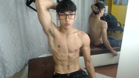 Snapshot of jeremy_job chatting on May 28, 12:24 pm Jeremy online show from May 28, 12:24 pm