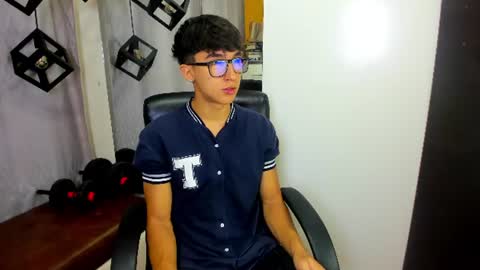 Snapshot of jeremy_job chatting on July 10, 12:19 pm Jeremy online show from July 10, 12:19 pm