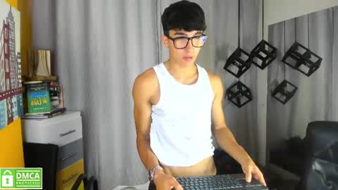 Snapshot of jeremy_job chatting on July 14, 12:00 pm Jeremy online show from July 14, 12:00 pm