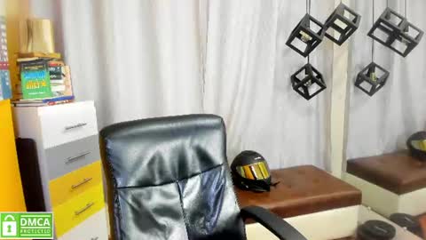 Snapshot of jeremy_job chatting on July 28, 3:21 pm Jeremy online show from July 28, 3:21 pm