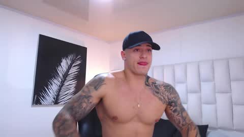 Snapshot of jeremy_lane chatting on May 5, 11:24 pm Jeremy lane online show from May 5, 11:24 pm