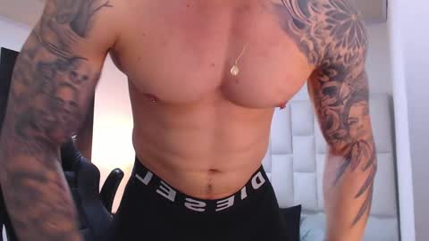 Snapshot of jeremy_lane chatting on May 9, 11:21 pm Jeremy lane online show from May 9, 11:21 pm