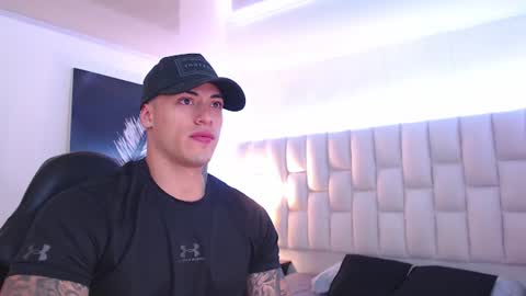 Snapshot of jeremy_lane chatting on June 15, 11:07 pm Jeremy lane online show from June 15, 11:07 pm