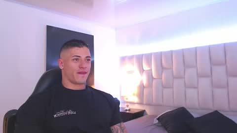 Snapshot of jeremy_lane chatting on June 16, 11:29 pm Jeremy lane online show from June 16, 11:29 pm