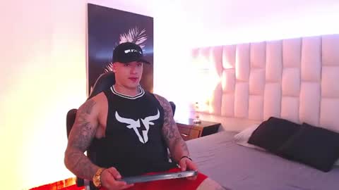 Snapshot of jeremy_lane chatting on July 14, 11:32 pm Jeremy lane online show from July 14, 11:32 pm