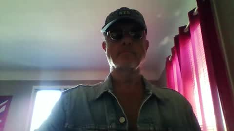 jerflor online show from April 25, 1:52 pm