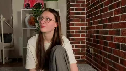 Snapshot of jericapuetz chatting on June 1, 9:16 pm Kriss online show from June 1, 9:16 pm