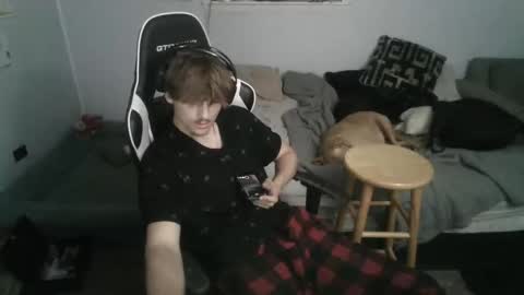 Snapshot of jerimiahslhong chatting on November 18, 1:55 am jerimiahslhong online show from November 18, 1:55 am