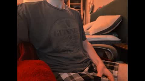 Snapshot of jerkmejake chatting on June 8, 9:59 pm jerkmejake online show from June 8, 9:59 pm