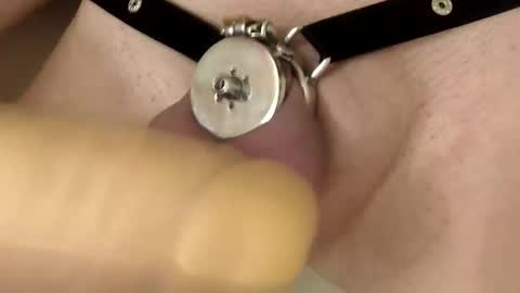 Snapshot of jerksissy32 chatting on April 22, 2:40 pm Sissy online show from April 22, 2:40 pm