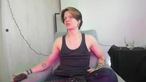 Angelo online show from December 22, 7:55 pm