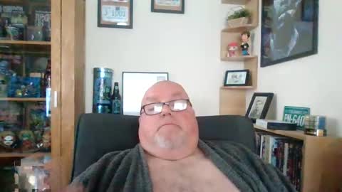 Snapshot of jerseyhammer01 chatting on May 20, 7:47 am Harry online show from May 20, 7:47 am