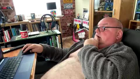 Snapshot of jerseyhammer01 chatting on May 29, 7:50 am Harry online show from May 29, 7:50 am