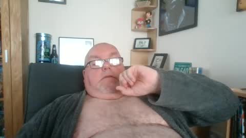 Snapshot of jerseyhammer01 chatting on June 5, 7:47 am Harry online show from June 5, 7:47 am