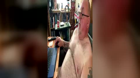 Snapshot of jerseyhammer01 chatting on June 13, 2:48 pm Harry online show from June 13, 2:48 pm