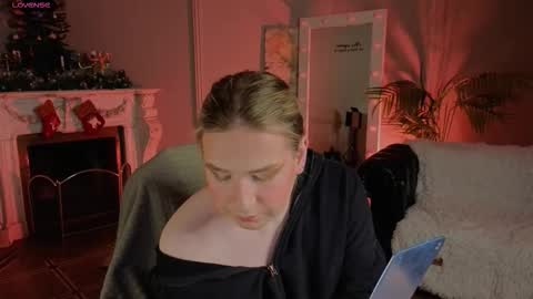 jes_solar online show from December 20, 10:06 pm