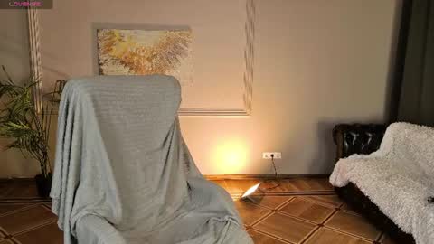 jes_solar online show from July 17, 9:08 pm