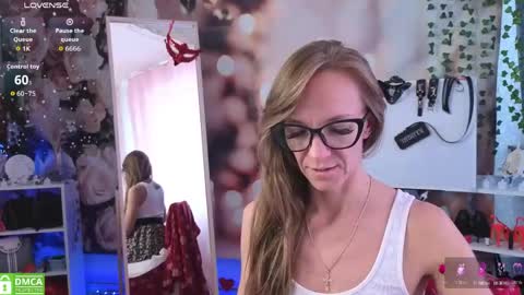 jesica_moon_peachyy online show from June 6, 5:01 am