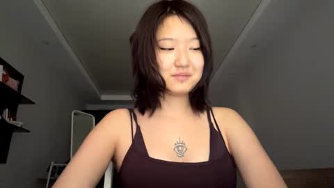 Snapshot of jesicalozaya chatting on July 15, 7:24 am Emi online show from July 15, 7:24 am