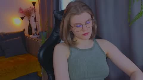  JessieVibes online show from April 12, 12:32 pm