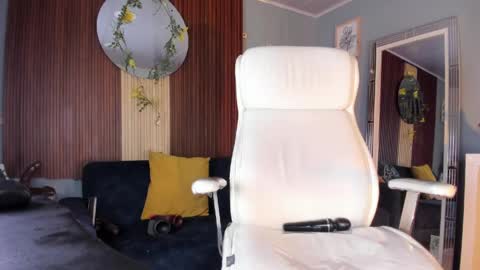Snapshot of jess69_ chatting on May 23, 12:09 pm Jessie online show from May 23, 12:09 pm