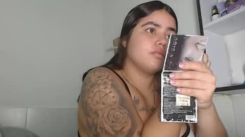 Snapshot of jess_beauty chatting on March 23, 9:35 am jess beauty online show from March 23, 9:35 am