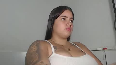 Snapshot of jess_beauty chatting on April 13, 4:07 am jess beauty online show from April 13, 4:07 am