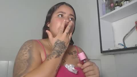 Snapshot of jess_beauty chatting on May 21, 12:23 pm jess beauty online show from May 21, 12:23 pm