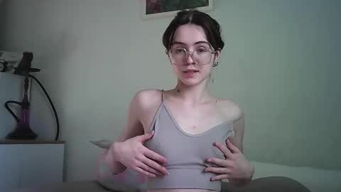 Snapshot of jessa_vibe chatting on November 7, 7:30 am Jessica but u can call me Jessa online show from November 7, 7:30 am