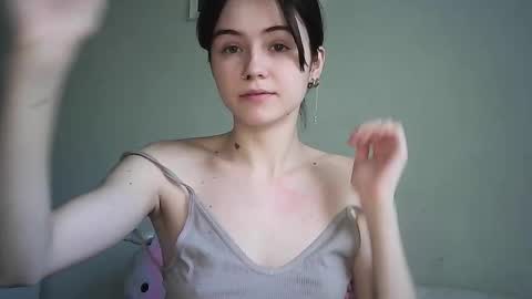 Snapshot of jessa_vibe chatting on November 18, 8:19 am Jessica but u can call me Jessa online show from November 18, 8:19 am