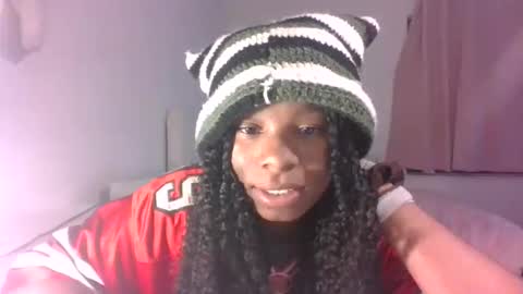 Snapshot of jessbuune chatting on January 11, 2:05 am jessbuune online show from January 11, 2:05 am