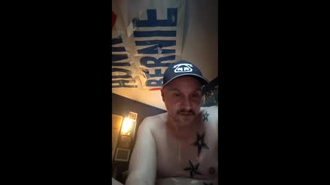 Snapshot of jessebigballsyyz chatting on April 29, 10:38 pm jessebigballsyyz online show from April 29, 10:38 pm