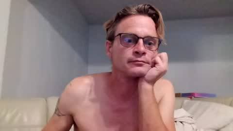 Snapshot of jesseburkle chatting on July 8, 1:54 am Jesse Burkle online show from July 8, 1:54 am