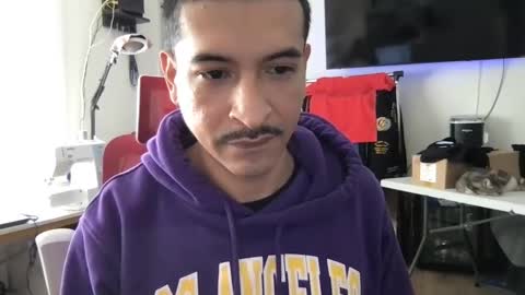 Snapshot of jesselopezcali chatting on January 6, 7:56 pm Hungjessy online show from January 6, 7:56 pm