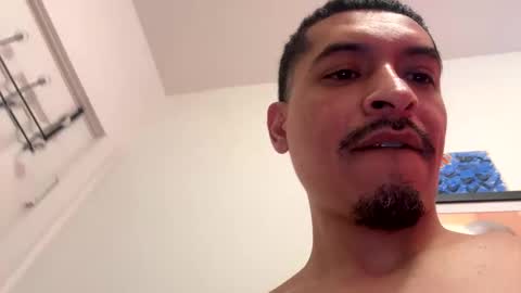 Snapshot of jesselopezcali chatting on February 16, 8:44 pm Hungjessy online show from February 16, 8:44 pm