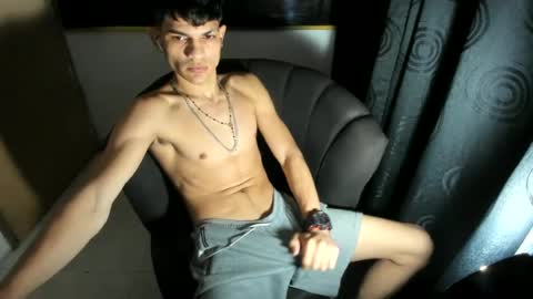 jesshot_bigcock online show from June 19, 7:56 am