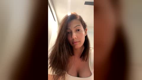 Snapshot of jessi_dreams chatting on May 10, 1:33 am Jessica Gomez online show from May 10, 1:33 am