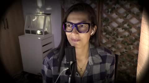 Snapshot of jessi_dreams chatting on May 28, 4:21 am Jessica Gomez online show from May 28, 4:21 am