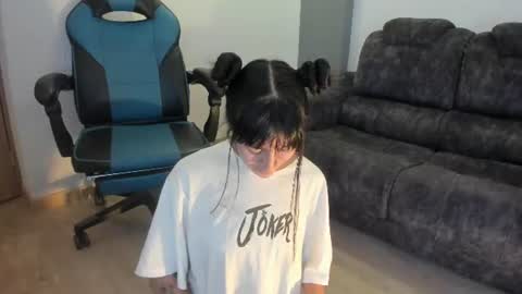 Snapshot of jessi_lemus chatting on June 17, 8:21 pm jessi_lemus online show from June 17, 8:21 pm