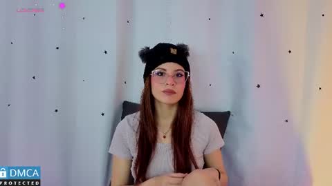 Snapshot of jessi_walker chatting on June 19, 3:11 am Jessi online show from June 19, 3:11 am