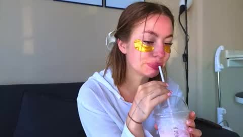 Jessy online show from December 2, 2:17 am