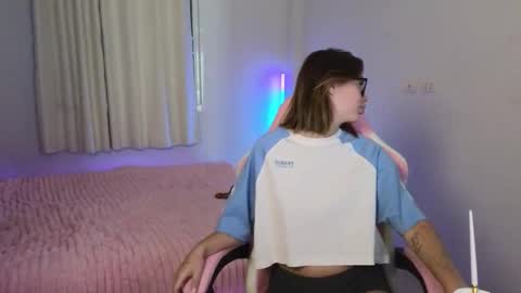 Snapshot of jessica_hanson chatting on March 4, 3:01 am Jessy online show from March 4, 3:01 am