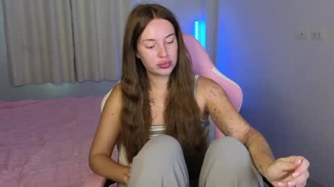 Snapshot of jessica_hanson chatting on May 22, 2:51 am Jessy online show from May 22, 2:51 am